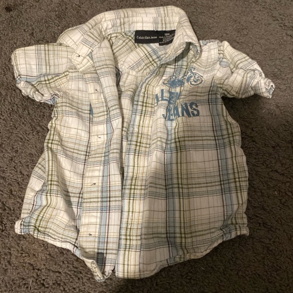 ♦️12-18m ♦️ Calvin Klein baby boy toddler button up dress shirt - Picture 1 of 3